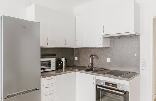 Altlerchenfeld Apartment | Blueground | Josefstadt, elevator, nr landmarks