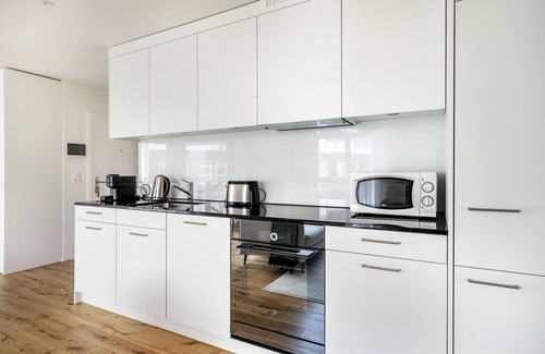 Kloten Apartment | Blueground | Kloten, private w/d, 5 min to market
