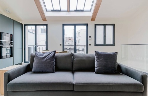 Quartier de la Folie-Mericourt Apartment | Blueground | Le Marais-Republique, washer, nr food