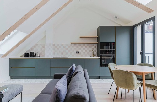 Quartier de la Folie-Mericourt Apartment | Blueground | Le Marais-Republique, washer, nr food