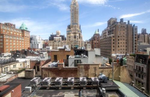 Uptown Apartment | Blueground Lenox Hill view nr Central Park NYC-1132