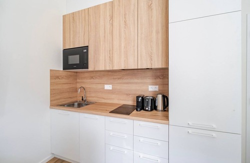 Prague 7 Apartment | Blueground | Letná, museums, foodie area (PRG-56)