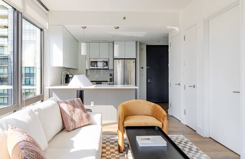 Hunters Point Apartment | Blueground | Long Island City, balcony, nr Gantry Plaza State Park