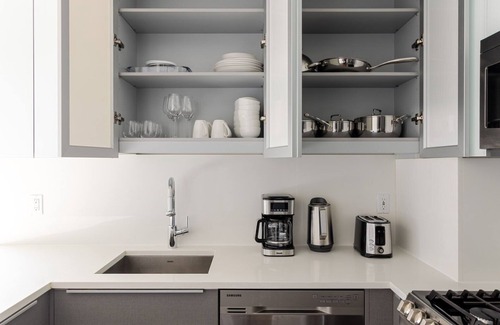 Hunters Point Apartment | Blueground | Long Island City, balcony, nr Gantry Plaza State Park