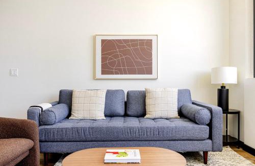 Westlake Apartment | Blueground MacArthur Park pool nr Wilshire Blvd LAX-1352