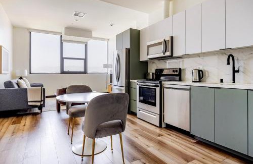 Westlake Apartment | Blueground MacArthur Park pool nr Wilshire Blvd LAX-1352