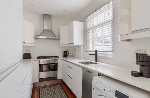 Regent's Park Apartment | Blueground | Marylebone, w/d, balcony, nr park