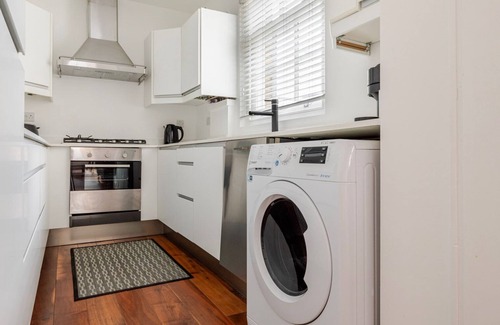 Regent's Park Apartment | Blueground | Marylebone, w/d, balcony, nr park