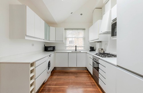 Regent's Park Apartment | Blueground | Marylebone, w/d, balcony, nr park
