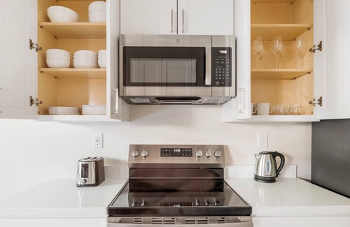Midtown Apartment | Blueground | Midtown, shared pool, nr Park