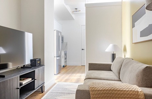 Central Park South Apartment | Blueground | Midtown West, w/d, nr Broadway