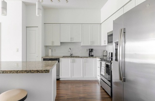 Miramar Apartment | Blueground | Miramar, pool, nr C.B. Smith Park