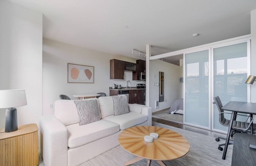 Wallingford Apartment | Blueground | Northlake, w/d, nr Gas Works Park