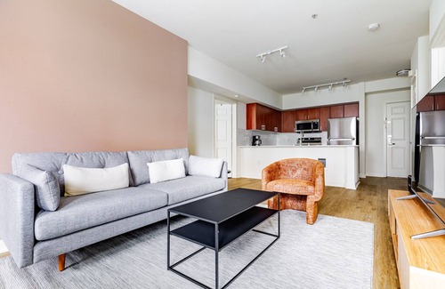 Northwest Bellevue Apartment | Blueground | NW Bellevue, gym & bbq, nr park