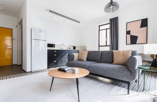 Old North Apartment | Blueground | Old North, New Building, Balcony (TLV-49)