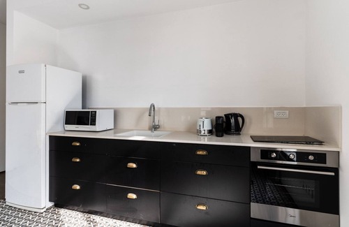 Old North Apartment | Blueground | Old North, New Building, Balcony (TLV-49)