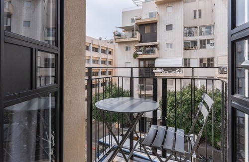 Old North Apartment | Blueground | Old North, New Building, Balcony (TLV-49)