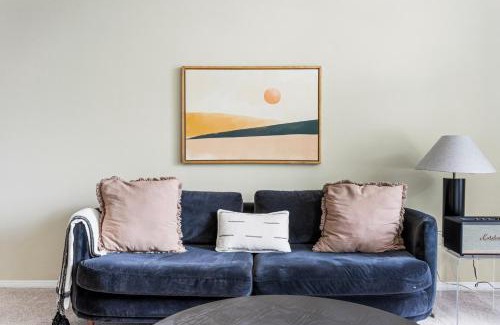 Los Angeles Apartment | Blueground Playa Vista pool nr Ballona Creek LAX-1376