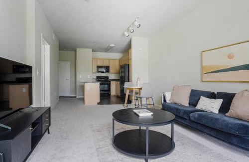 Los Angeles Apartment | Blueground Playa Vista pool nr Ballona Creek LAX-1376
