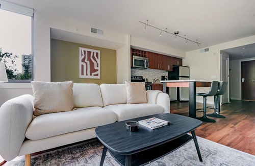 Rosslyn Apartment | Blueground | Radnor - Fort Myer Heights, view, nr Theodore Roosevelt Island