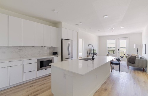 Round Rock Apartment | Blueground | Round Rock, pool, nr Old Settlers Park