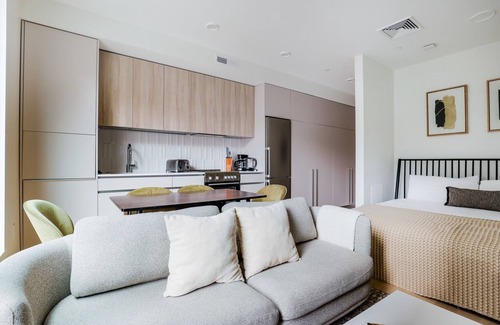 D Street - West Broadway Apartment | Blueground | S. Boston, w/d, nr museums