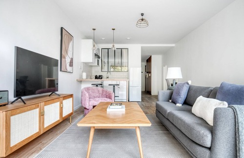 Val-de-Grace Apartment | Blueground | Saint Germain des Prés, balcony