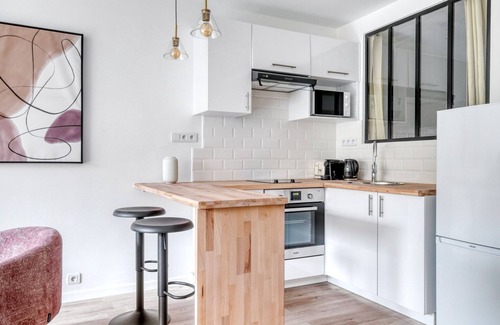 Val-de-Grace Apartment | Blueground | Saint Germain des Prés, balcony