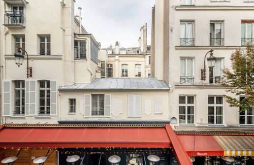 Gaillon Apartment | Blueground | Saint-Honoré, furnished, nr opera