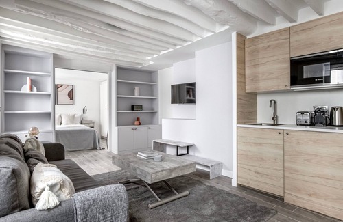 Saint-Germain-l'Auxerrois Apartment | Blueground | Saint Honoré/Palais Royal, nr shops