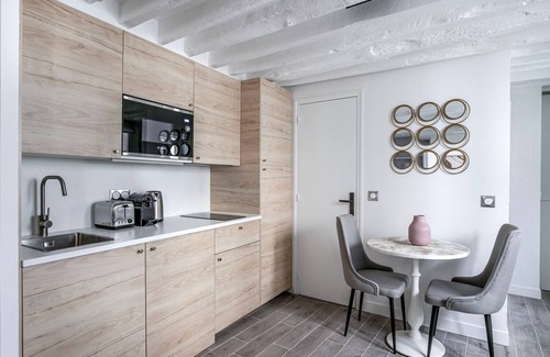Saint-Germain-l'Auxerrois Apartment | Blueground | Saint Honoré/Palais Royal, nr shops