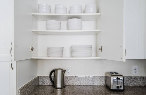 North Central Apartment | Blueground | San Mateo, pool & w/d, nr park