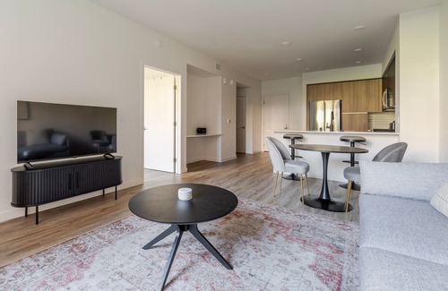Newhall Apartment | Blueground | Santa Clara, washer, nr Central Park