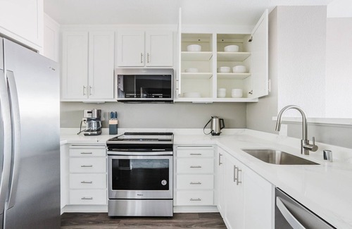 San Jose Apartment | Blueground | Santana Row, pool & w/d, nr mall