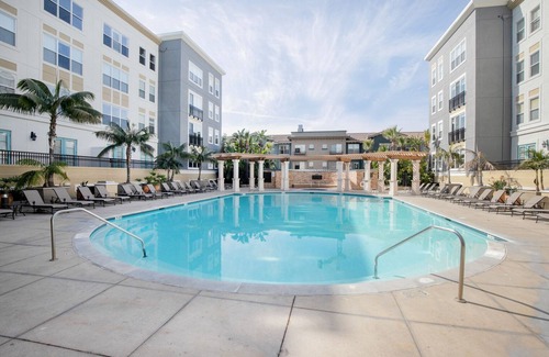 San Jose Apartment | Blueground | Santana Row, pool & w/d, nr mall