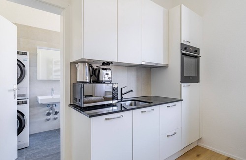 Seebach Apartment | Blueground | Seebach, washer, nr Zurich Zoo