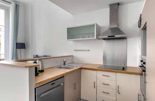 Quartier du Mail Apartment | Blueground | Sentier-Montorgueil, near shopping
