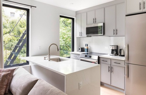 Williamsburg Apartment | Blueground | South Williamsburg, view, nr Domino Park