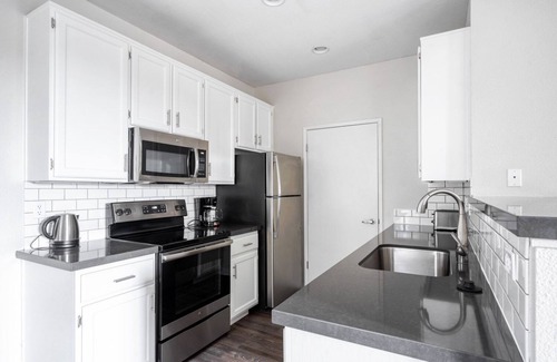 Sunnyvale West Apartment | Blueground | Sunnyvale West, pool, nr Park