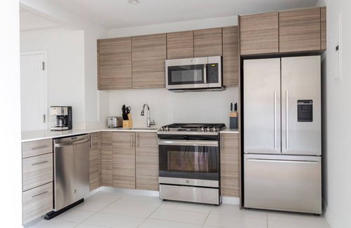 Sutton Place Apartment | Blueground | Sutton Place, view, nr Central Park