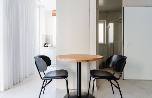 Old North Apartment | Blueground | Tel Aviv Port, High End , Balcony (TLV-71)