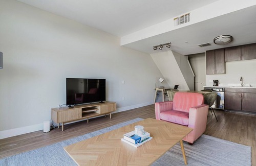 San Jose Apartment | Blueground | The Alameda, pool & AC, nr SAP Center