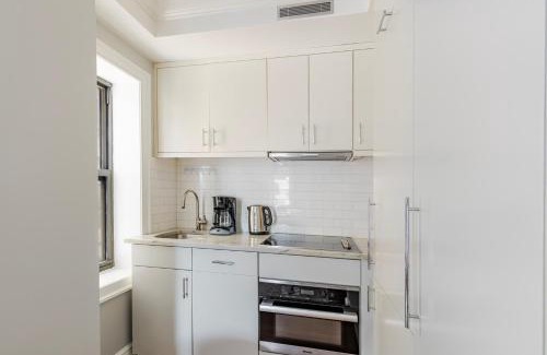 Lincoln Square Apartment | Blueground Upper West Side fitness nr Central Park NYC-1932