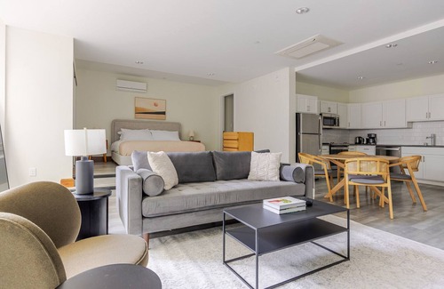 Waterfront Apartment | Blueground | Waterfront, view, nr Long Beach