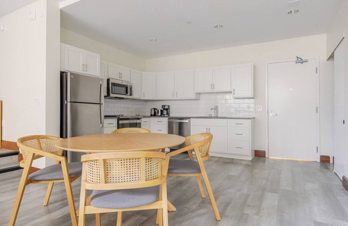 Waterfront Apartment | Blueground | Waterfront, view, nr Long Beach