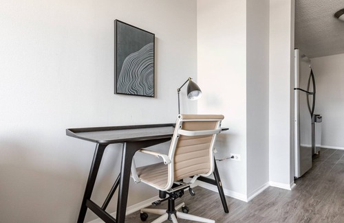 West Loop Apartment | Blueground | West Loop, gym & bbq, nr Willis Tower