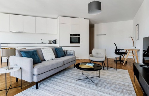Alt-Wiedikon Apartment | Blueground | Wiedikon, balcony, w/d & elevator