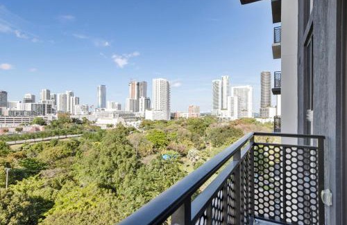 Edgewater Apartment | Blueground Wynwood gym roof pool nr dining MIA-93