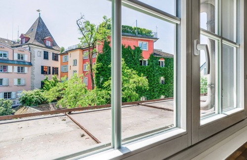 Niederdorf Apartment | Blueground | Zurich town hall, city view, nr Rathaus