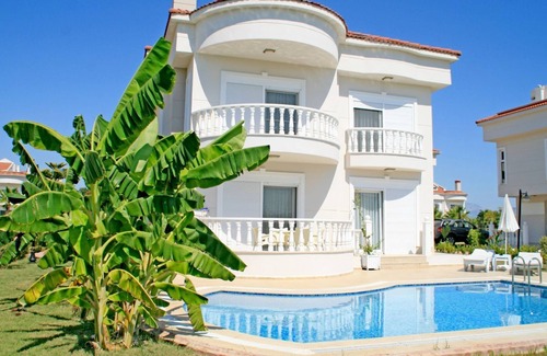 Kadriye Villa | BlueHomes Villa's Örin